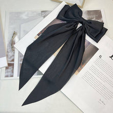 Load image into Gallery viewer, Hair bow: Navy / One Size
